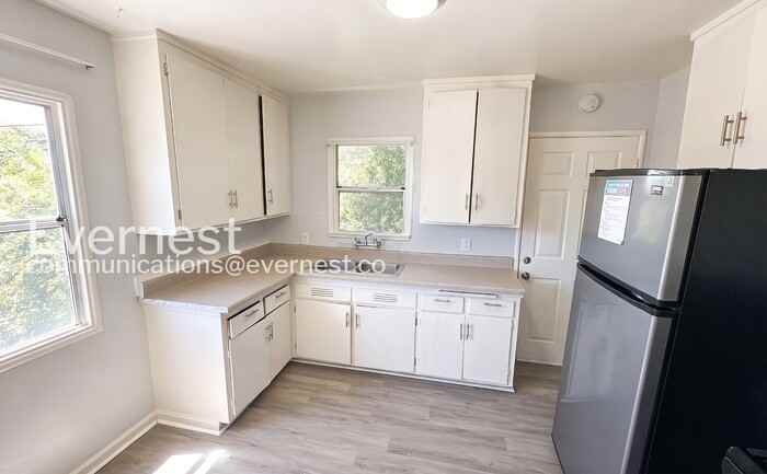 6618 Laird Ave - Photo 6 of 23