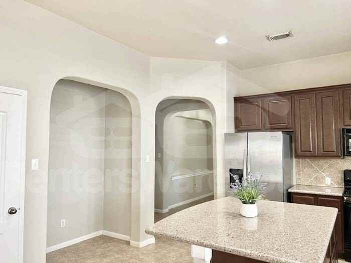 2217 Westfalian Trl - Photo 3 of 14