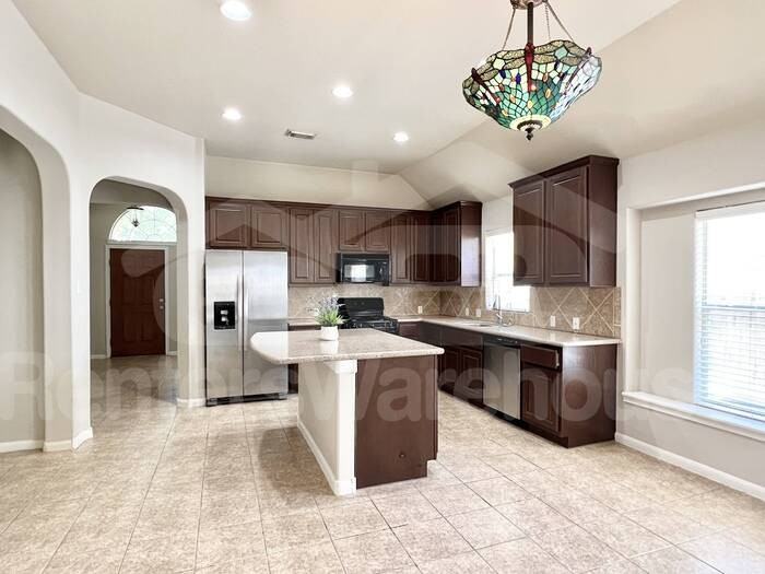 2217 Westfalian Trl - Photo 5 of 14