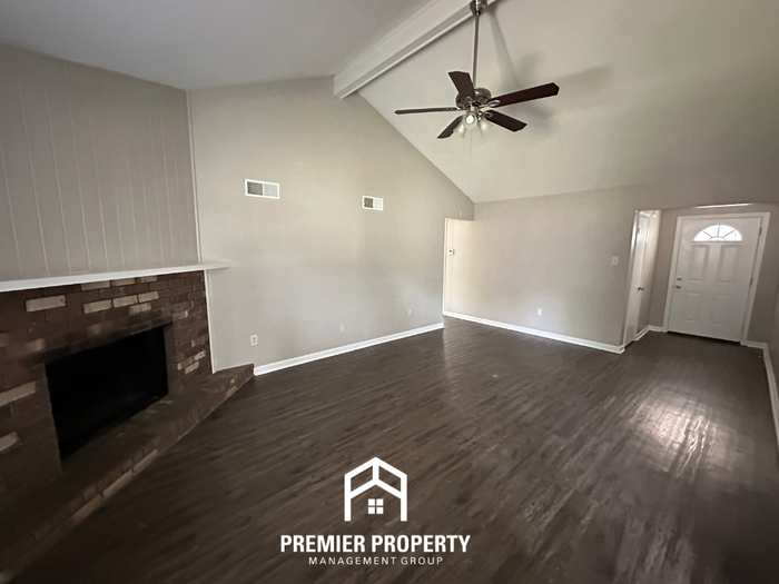 4389 Vancouver Cv - Photo 2 of 22