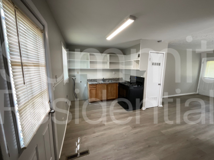 5601 E 39th Ter - Photo 4 of 14