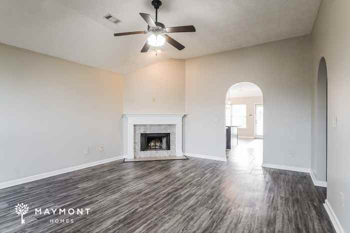 1677 Buena Vista Blvd - Photo 3 of 11