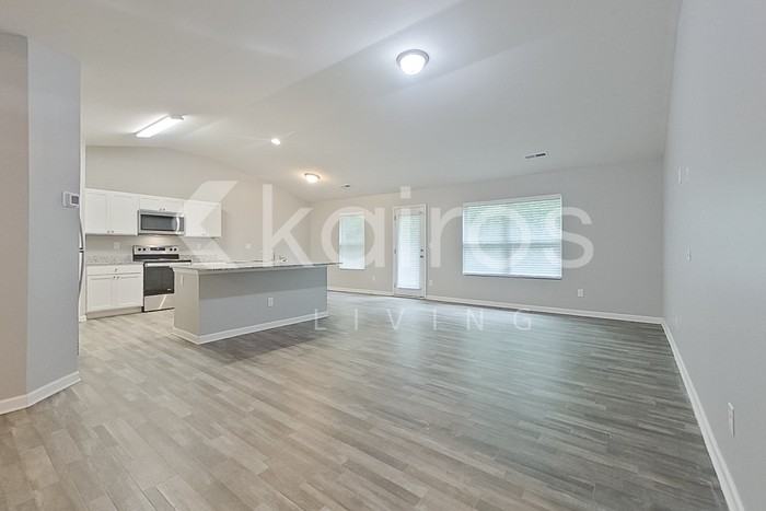 1251 Amberlight Cir - Photo 2 of 22