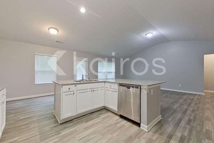 1251 Amberlight Cir - Photo 7 of 22
