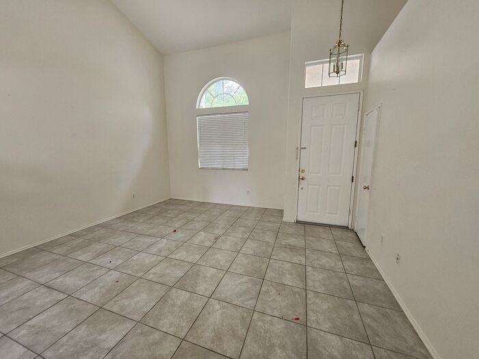 37147 Alder St - Photo 2 of 14