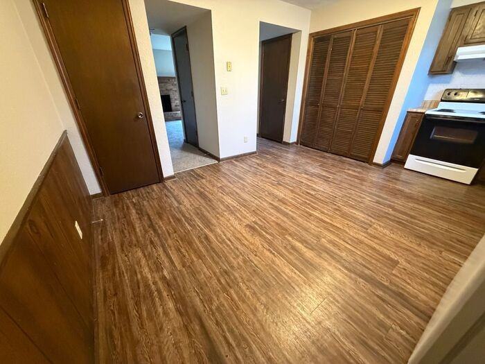 256 Nw Woods Chapel Rd - Photo 2 of 24