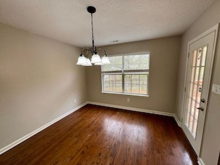 403 Barrington Hills Dr - Photo 7 of 22
