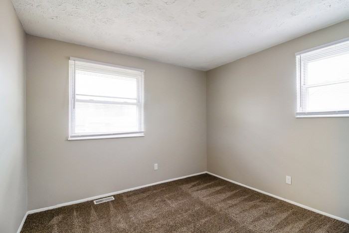 10098 Windswept Ln - Photo 6 of 7