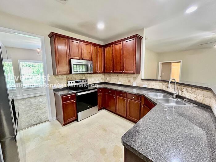 5867 Pine Rd - Photo 3 of 35