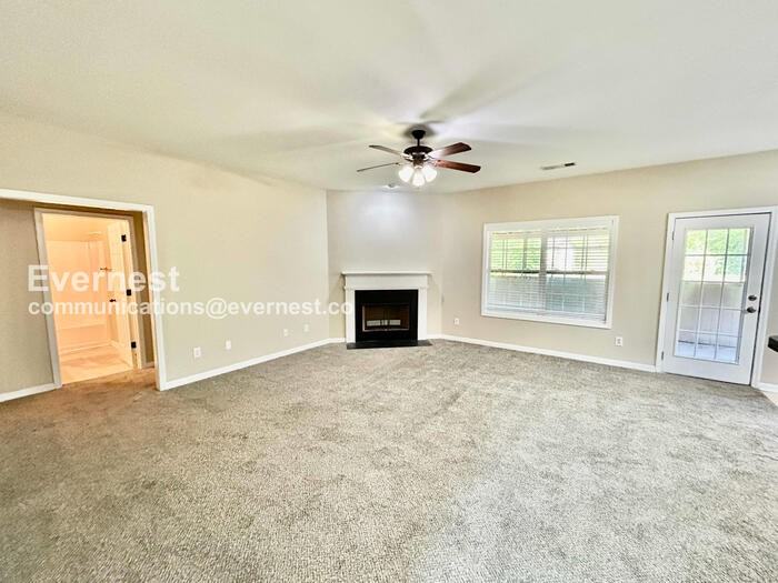 5867 Pine Rd - Photo 6 of 35