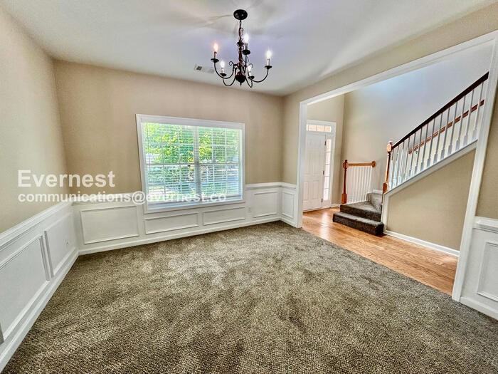 5867 Pine Rd - Photo 7 of 35
