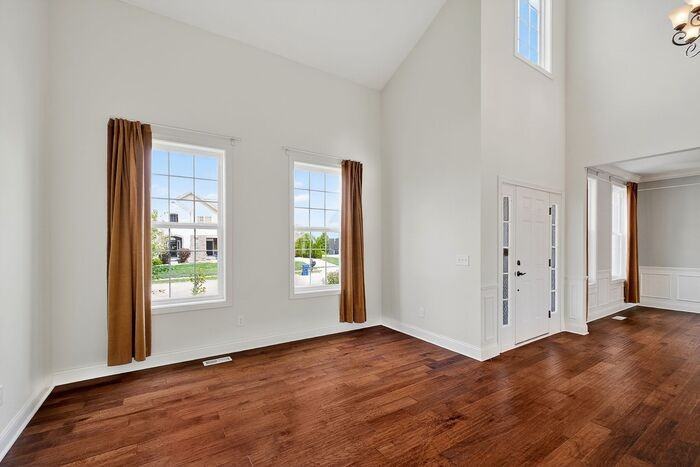 4161 Kattman Ct - Photo 4 of 32