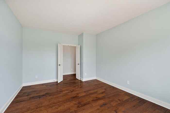 4161 Kattman Ct - Photo 7 of 32