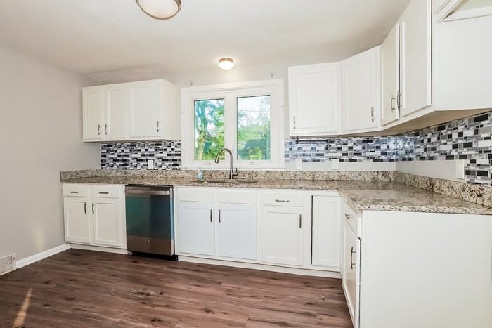 2327 S Jefferson Blvd - Photo 5 of 11