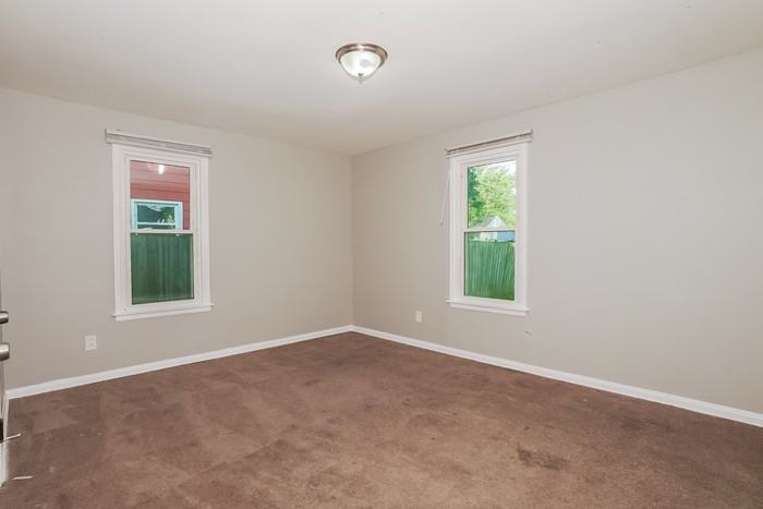 2327 S Jefferson Blvd - Photo 7 of 11