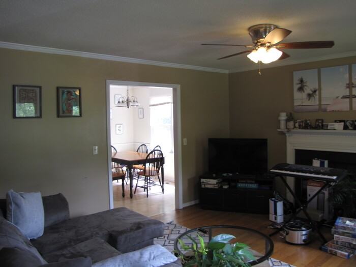 603 E Hammond St - Photo 3 of 18