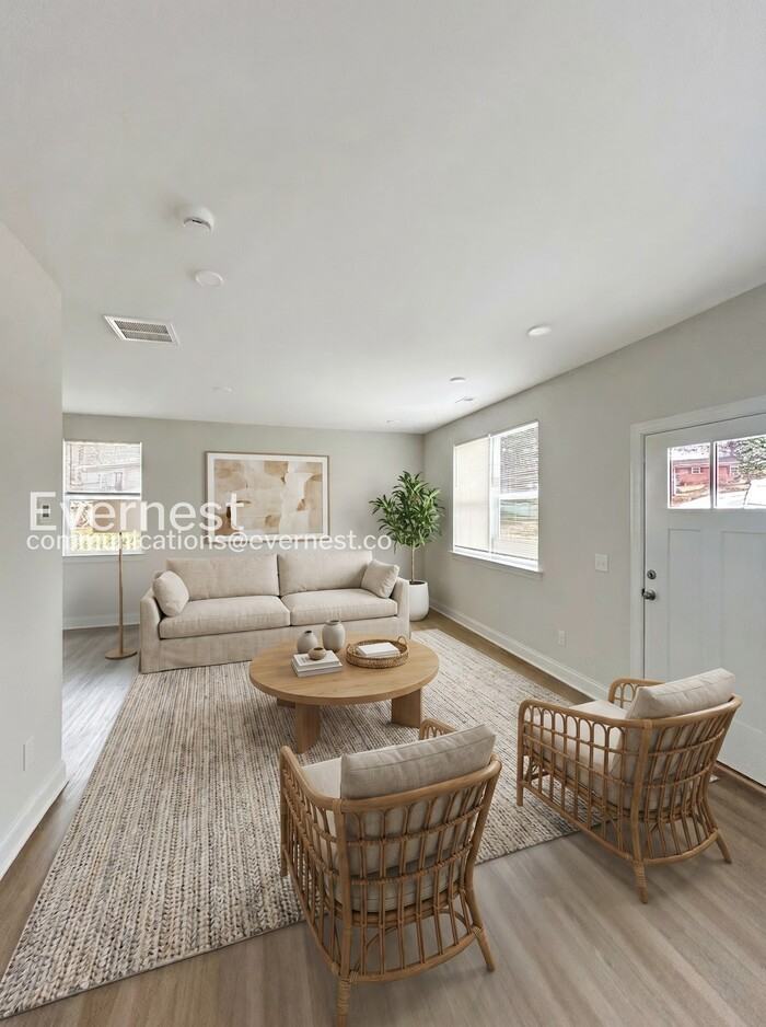 1823 Bristol Rd - Photo 3 of 15