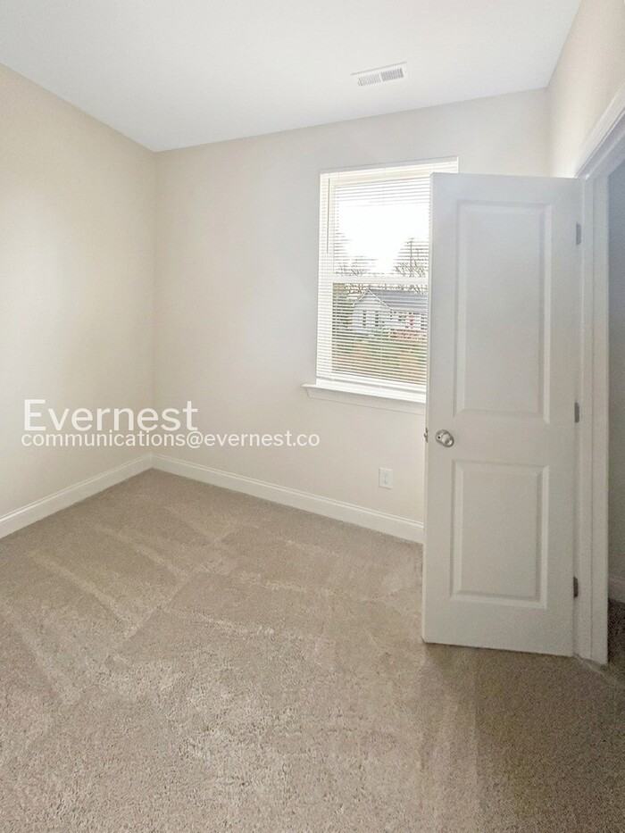 1823 Bristol Rd - Photo 5 of 15