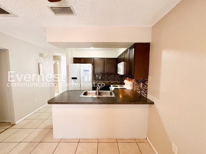 1059 Spirit Lake Rd - Photo 3 of 19