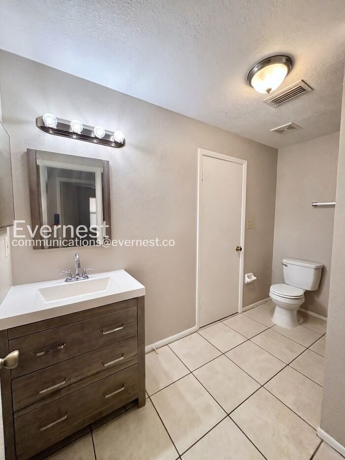 1059 Spirit Lake Rd - Photo 7 of 19