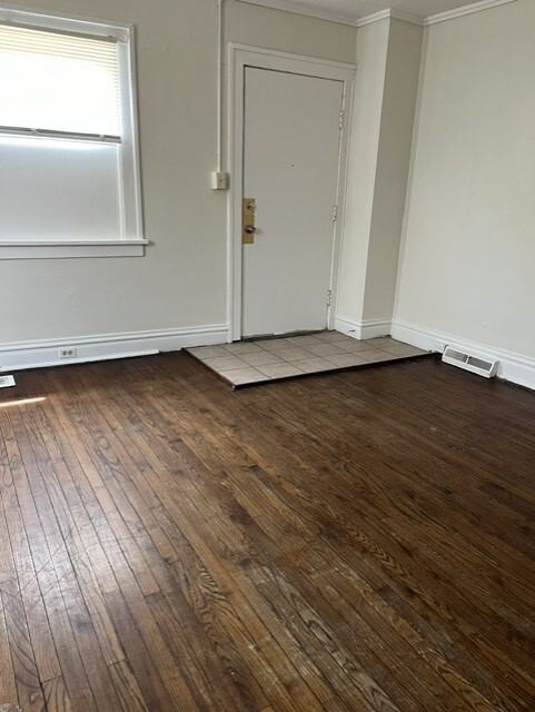 8902 Madison Ave #E1 - Photo 5 of 7