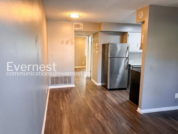 9 Meredith Ct #2 - Photo 4 of 14