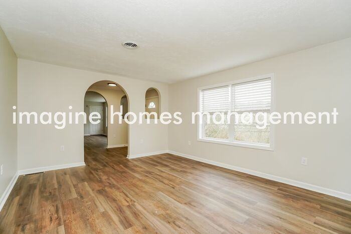 2596 Tilbrook Rd - Photo 4 of 16