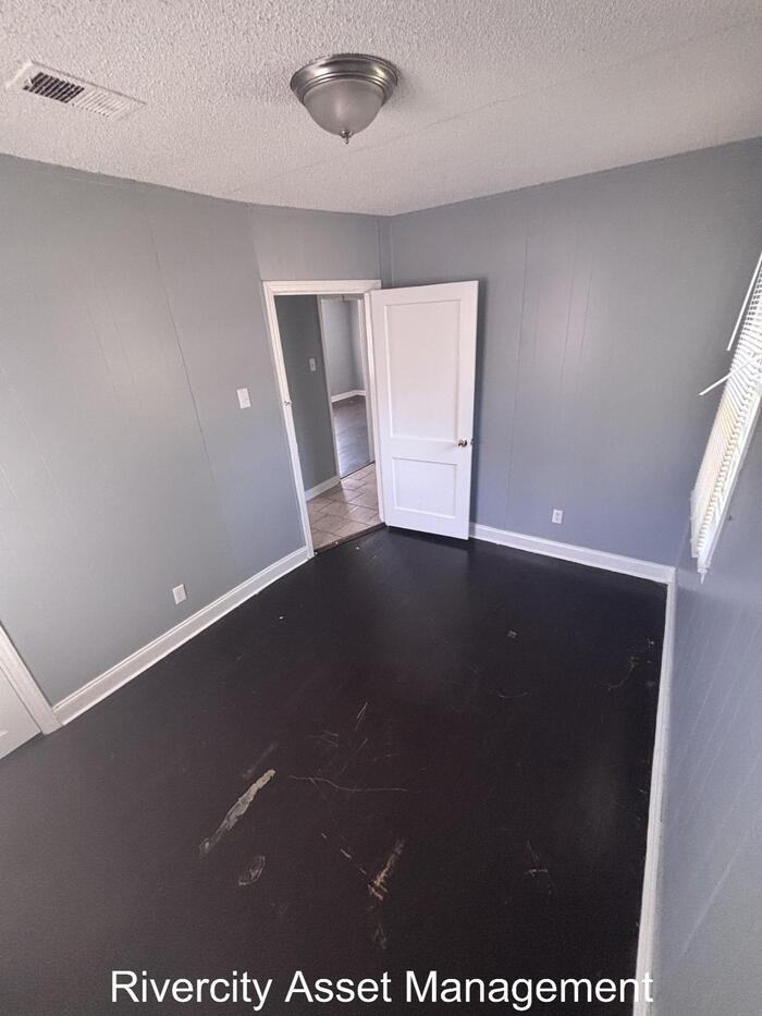1116 N Holmes St - Photo 4 of 6
