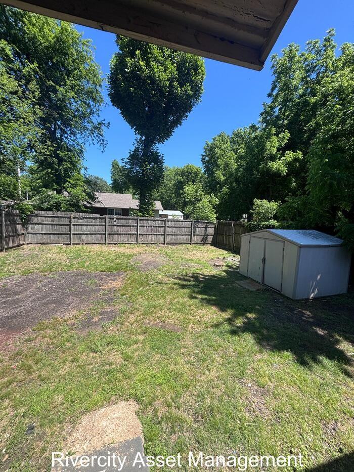 1116 N Holmes St - Photo 6 of 6