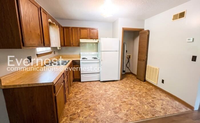 3463 Cagle Rd #B - Photo 3 of 14