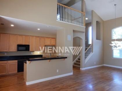 12136 Gold Bluff Ln - Photo 4 of 29