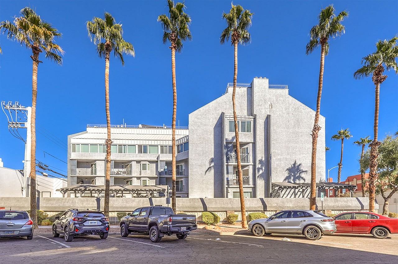 Towne Terrace - Photo 3 of 50