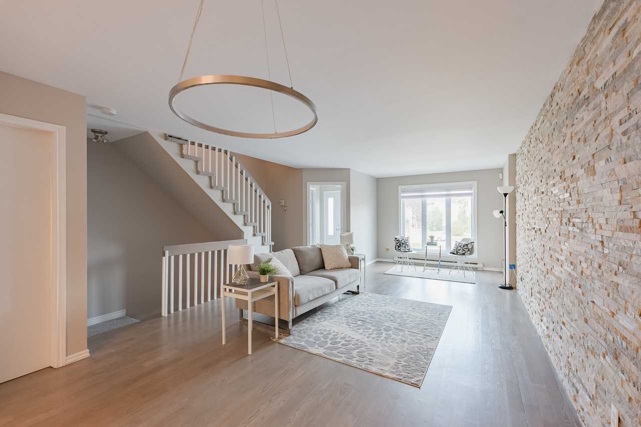 122 Rue René-Émard - Photo 3 of 20