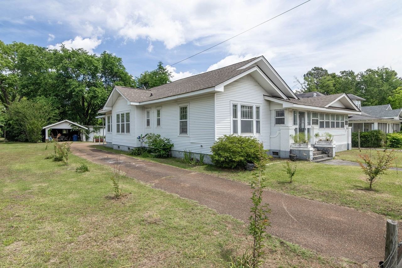 108 Blount St - Photo 2 of 19