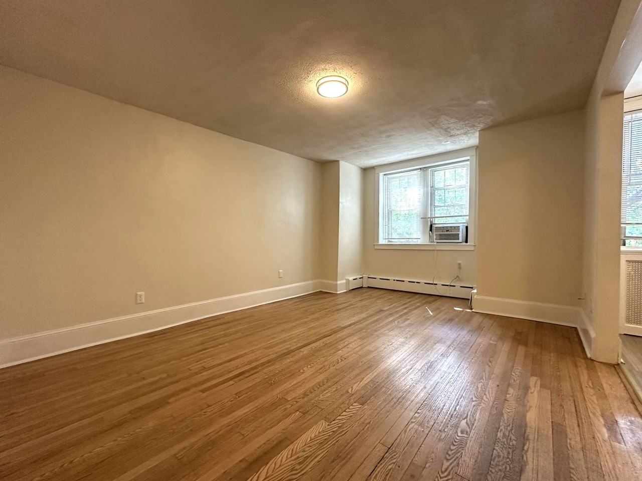 2809 W Queen Ln - Photo 6 of 50