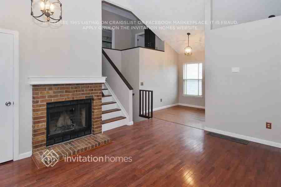 4783 S Yampa St - Photo 2 of 10