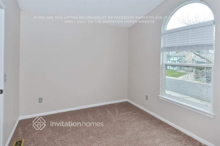 4783 S Yampa St - Photo 5 of 10