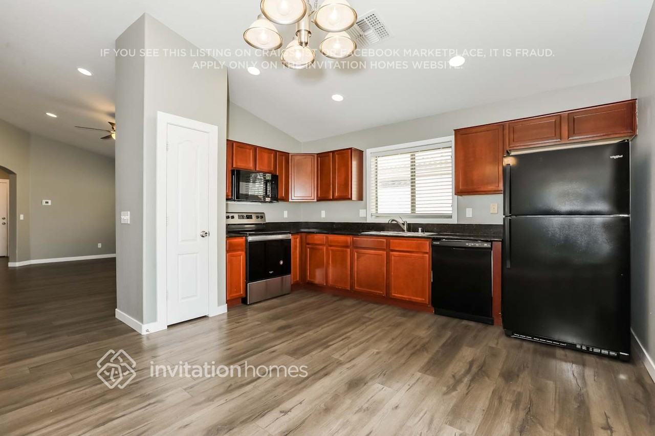 23763 N Desert Dr - Photo 4 of 16