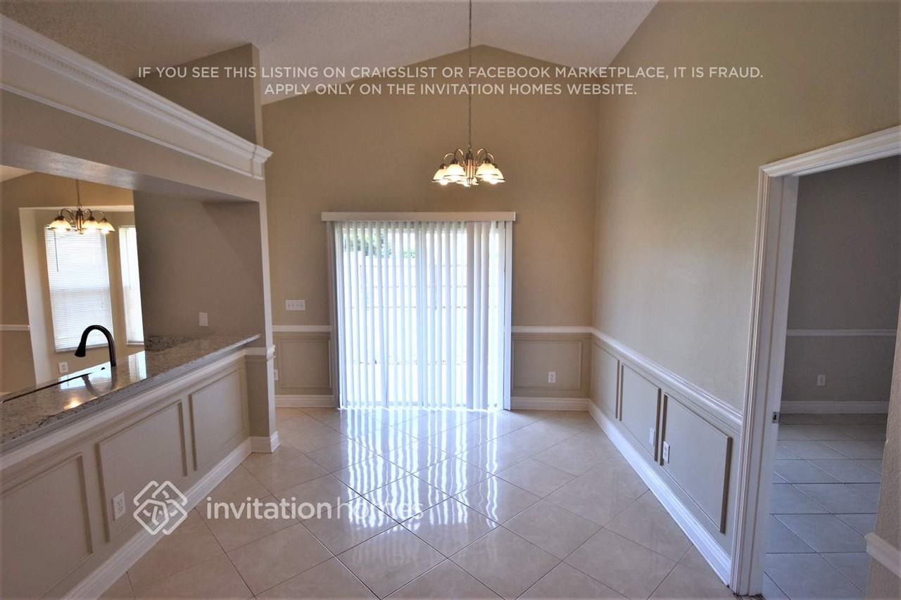 2900 Cool Breeze Cir - Photo 3 of 12