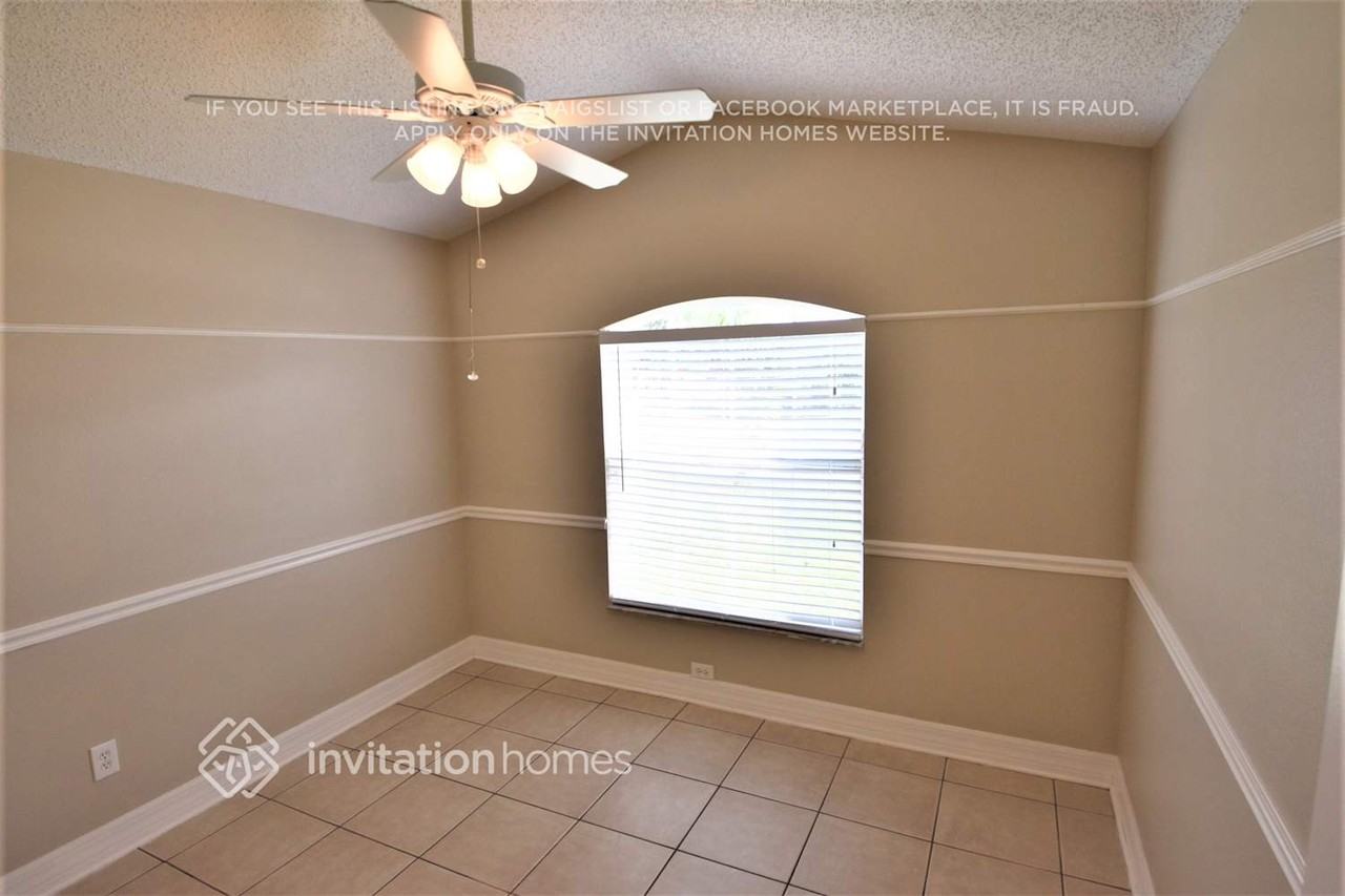 2900 Cool Breeze Cir - Photo 4 of 12