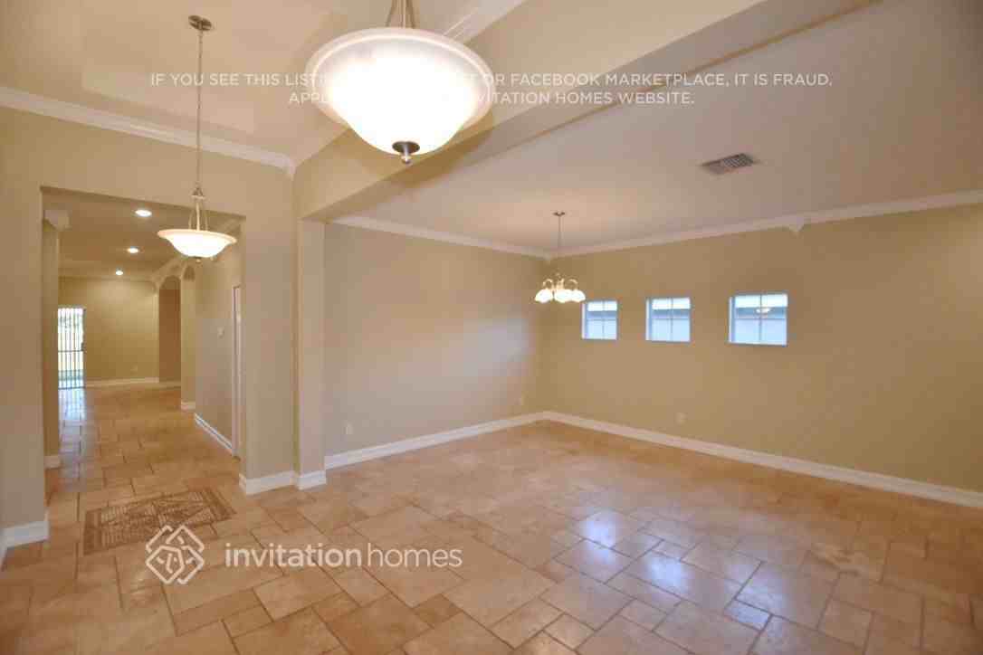 1410 Emerald Hill Way - Photo 3 of 20