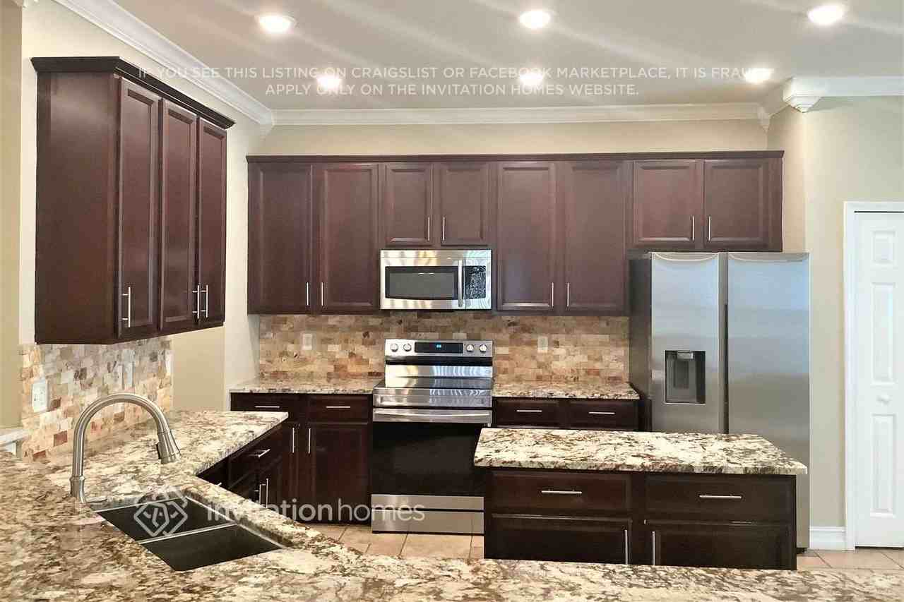 1410 Emerald Hill Way - Photo 6 of 20