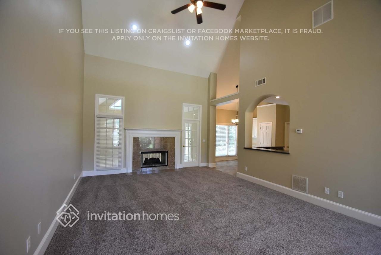 2025 Fairway Close Ter - Photo 2 of 12