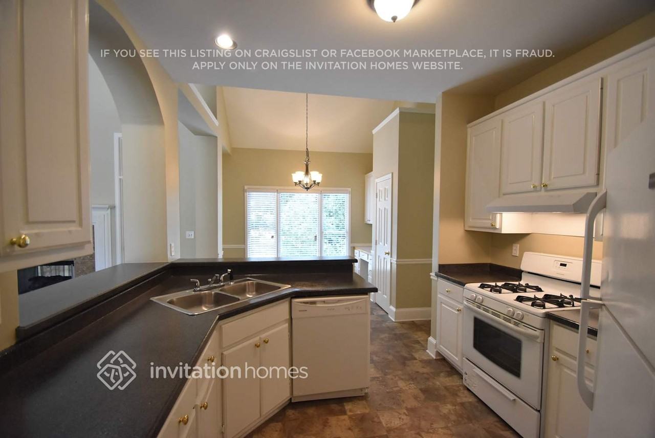 2025 Fairway Close Ter - Photo 3 of 12