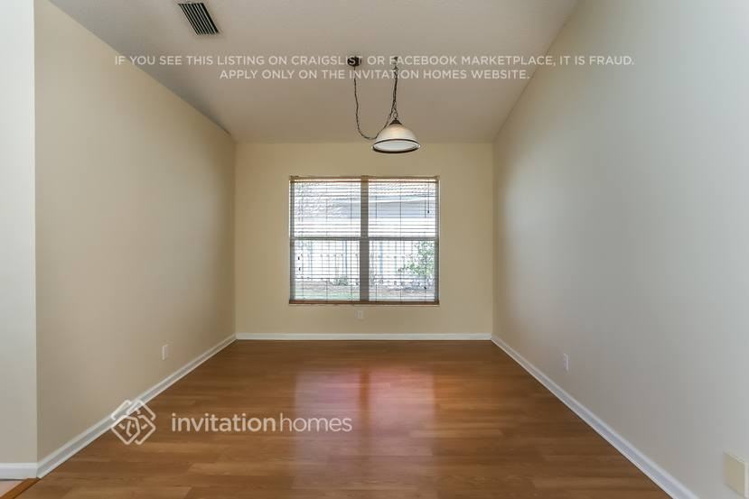 1369 Fairfax Cir E - Photo 6 of 20