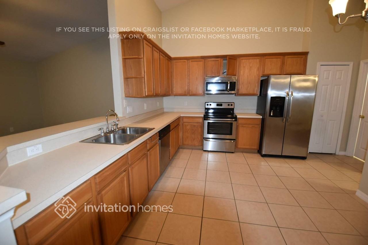1518 Stoneywood Way - Photo 5 of 7