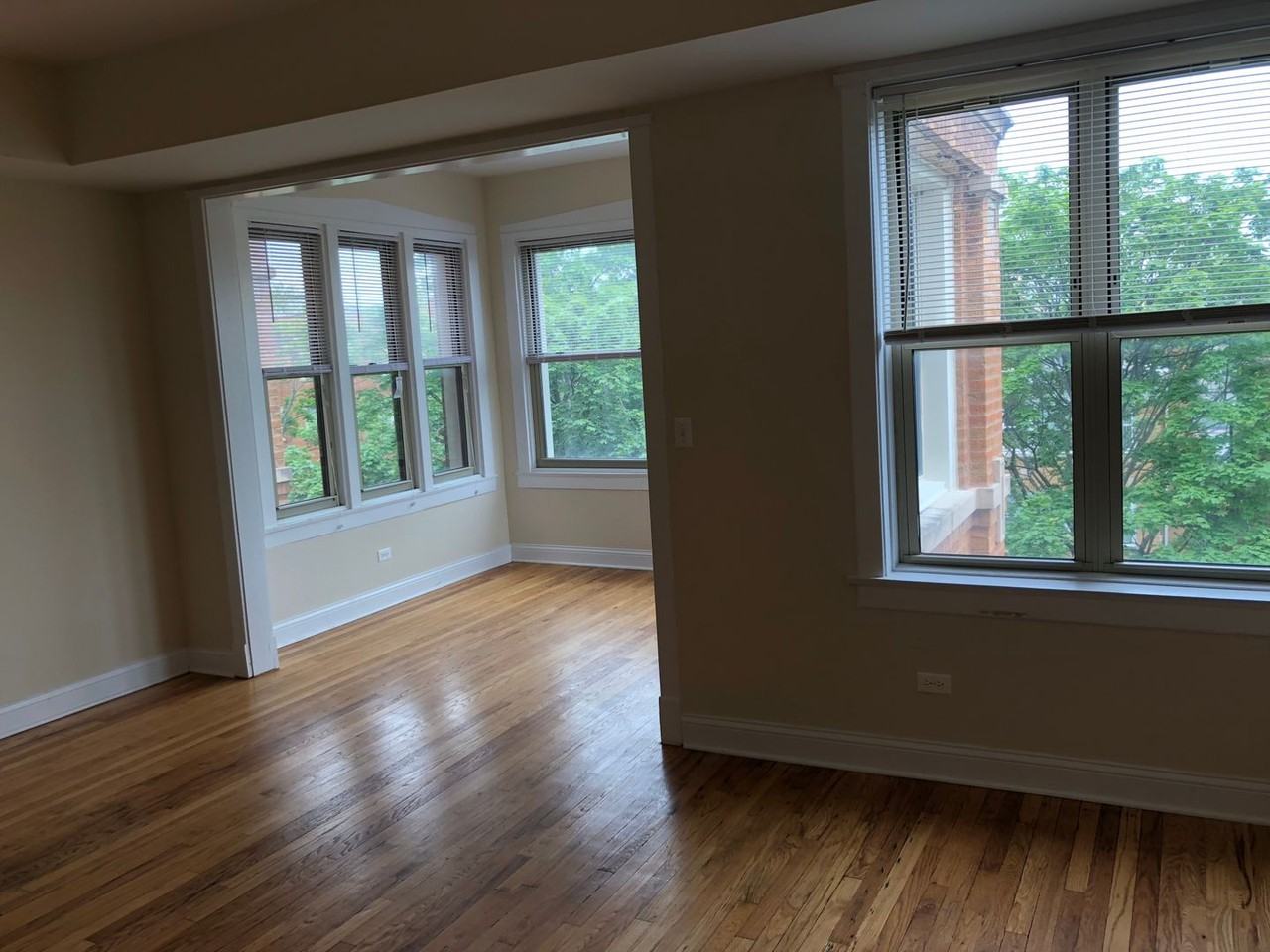 3539 W Ainslie St #3 - Photo 4 of 13