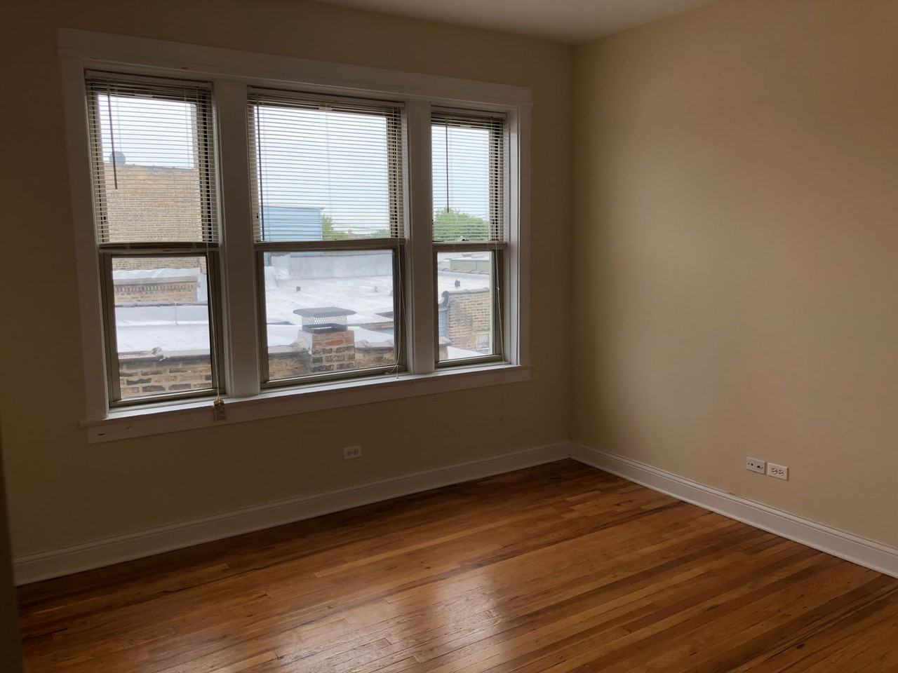 3539 W Ainslie St #3 - Photo 6 of 13