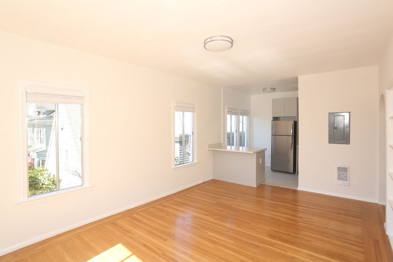 4231 Montgomery - Photo 2 of 33
