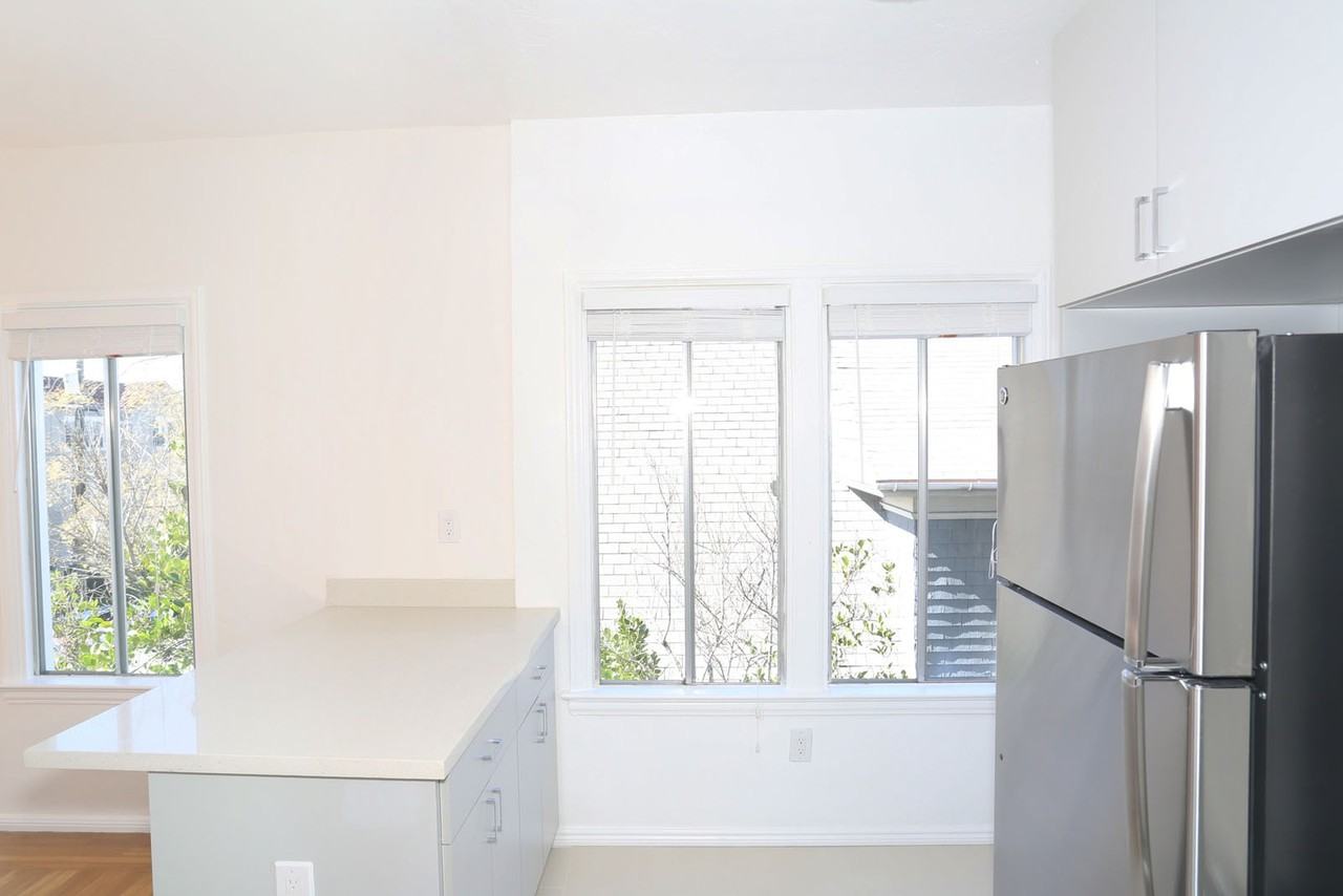 4231 Montgomery - Photo 5 of 33